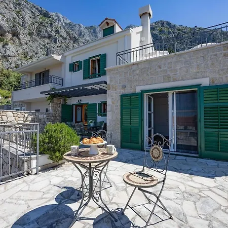 Gemuetliches Ferienhaus Mit Beheiztem Pool In Ruhiger Lage Oberhalb Casa de Férias Makarska
