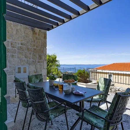 Gemuetliches Ferienhaus Mit Beheiztem Pool In Ruhiger Lage Oberhalb Casa de Férias Makarska