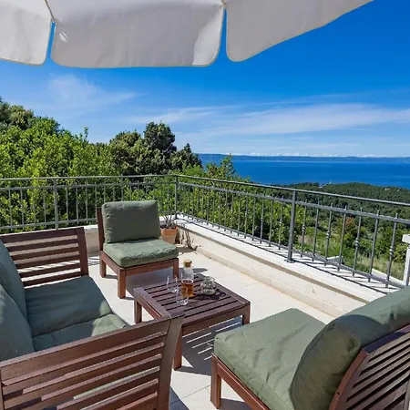 Gemuetliches Ferienhaus Mit Beheiztem Pool In Ruhiger Lage Oberhalb Makarska