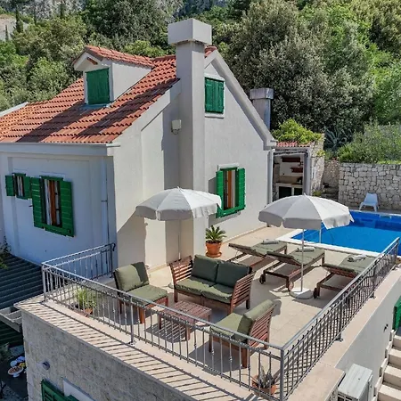 Gemuetliches Ferienhaus Mit Beheiztem Pool In Ruhiger Lage Oberhalb Casa de Férias *