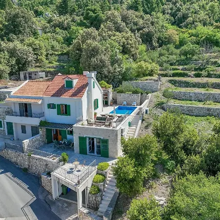 Gemuetliches Ferienhaus Mit Beheiztem Pool In Ruhiger Lage Oberhalb Casa de Férias *